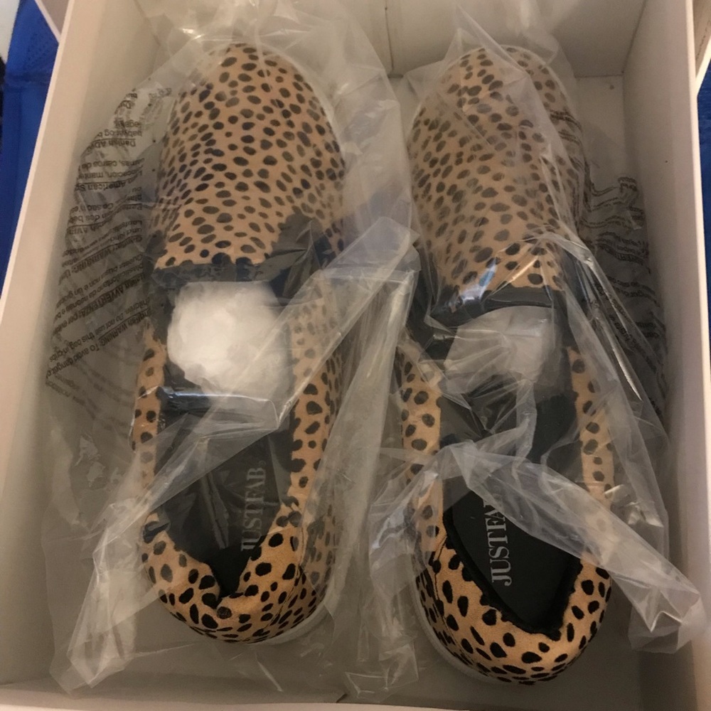 Cheetah Van Type. 9.5M. Brand New